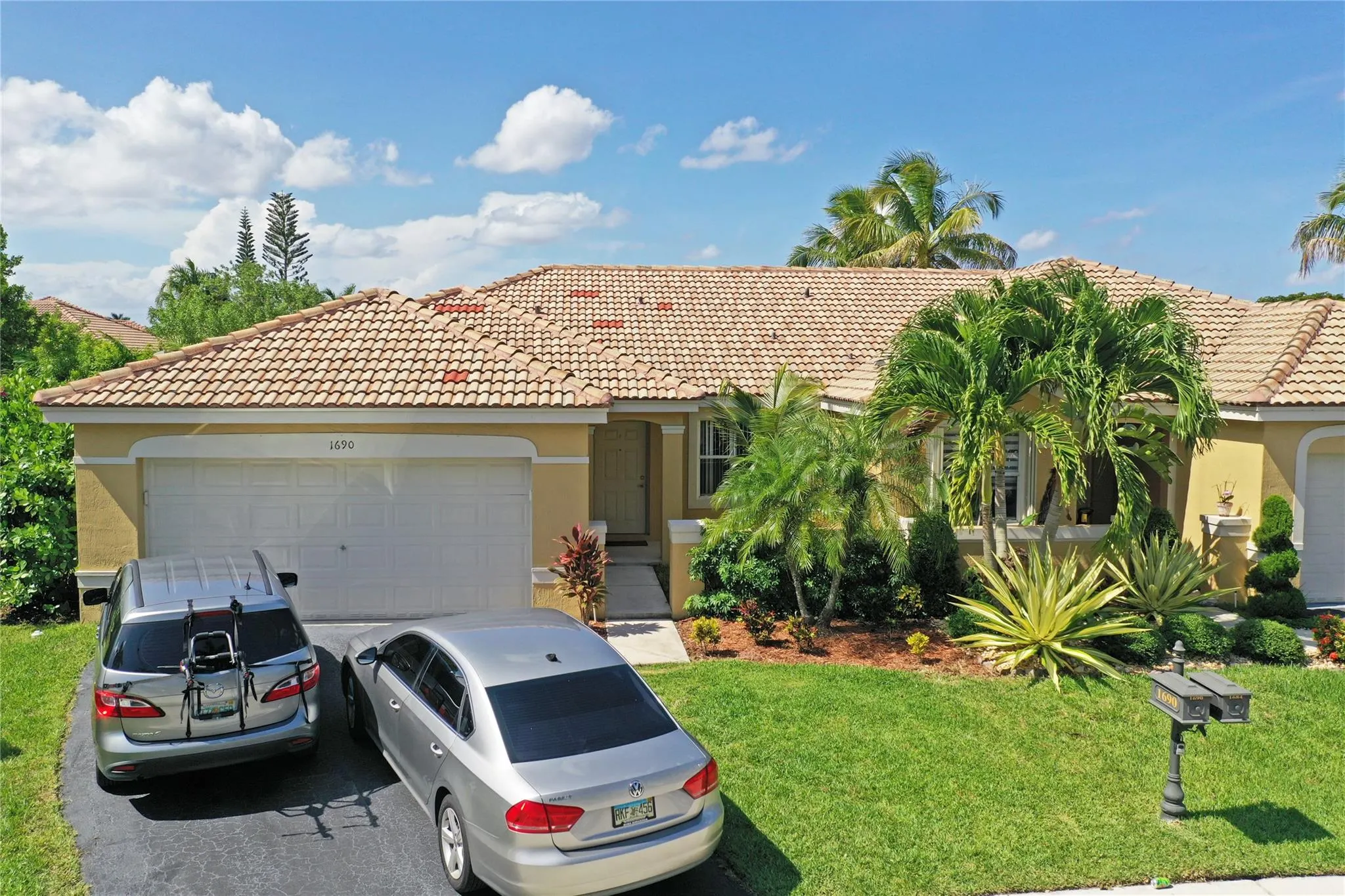 1690 Zenith Way