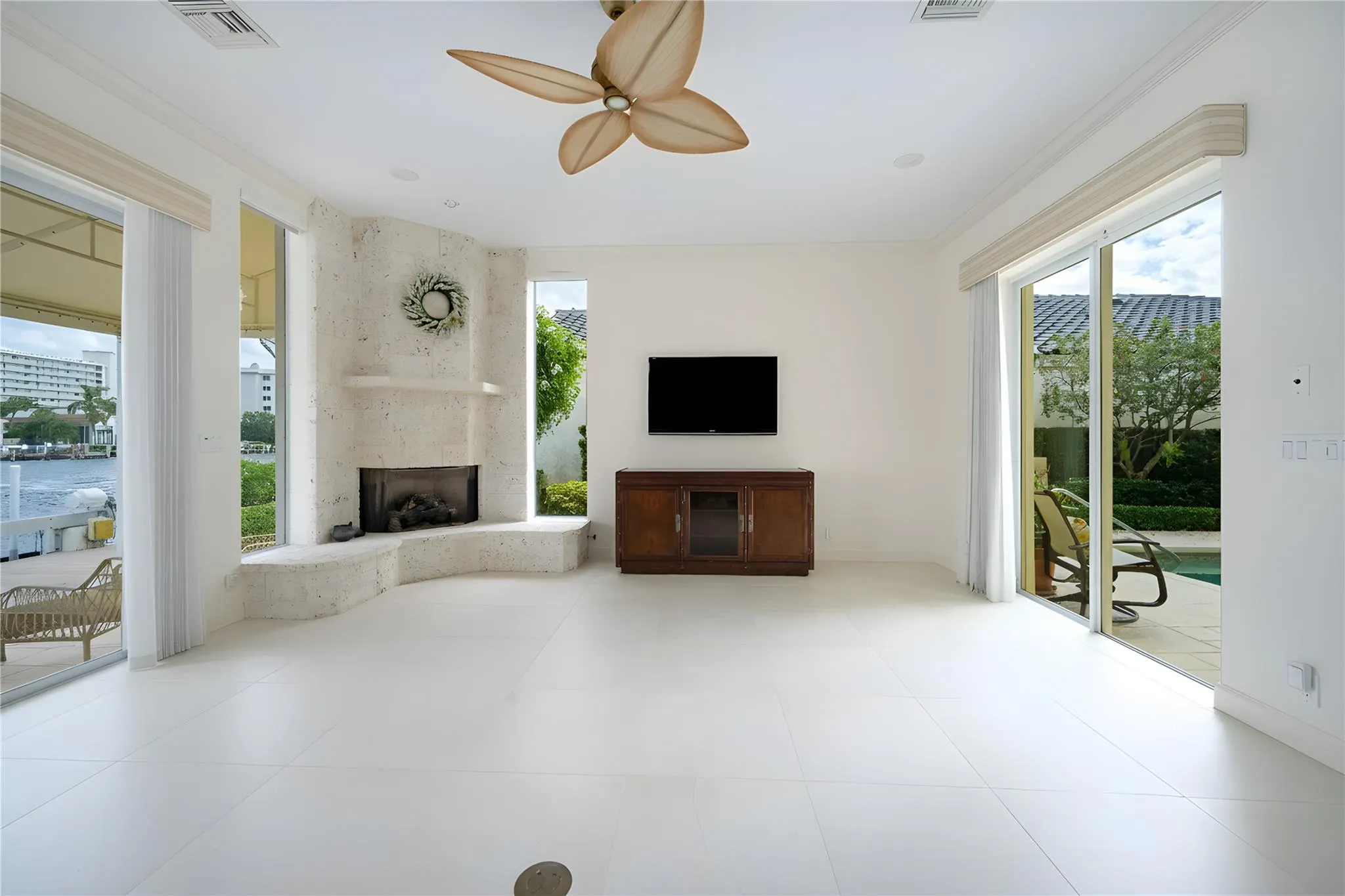 3585 Admirals Way