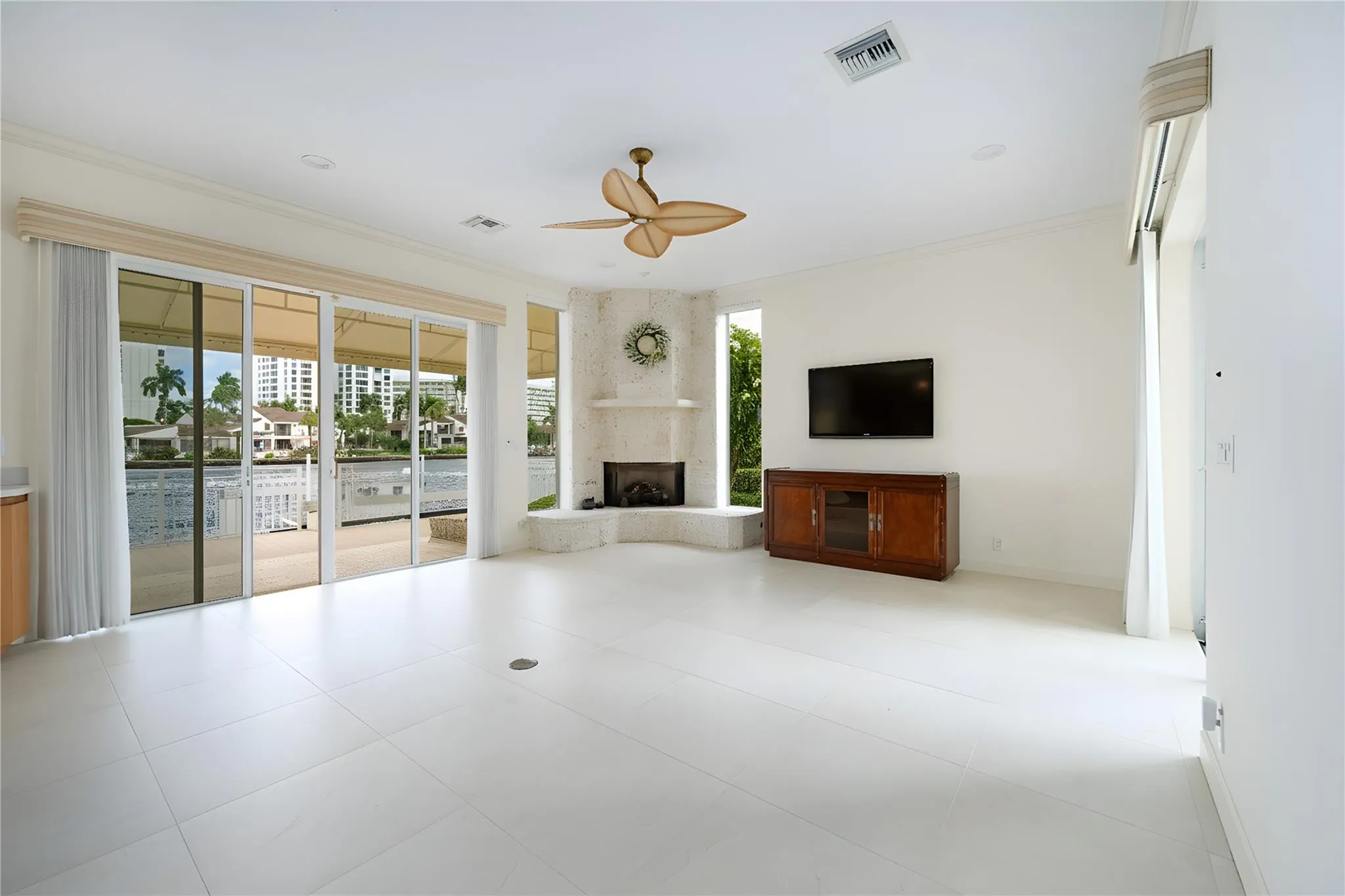 3585 Admirals Way