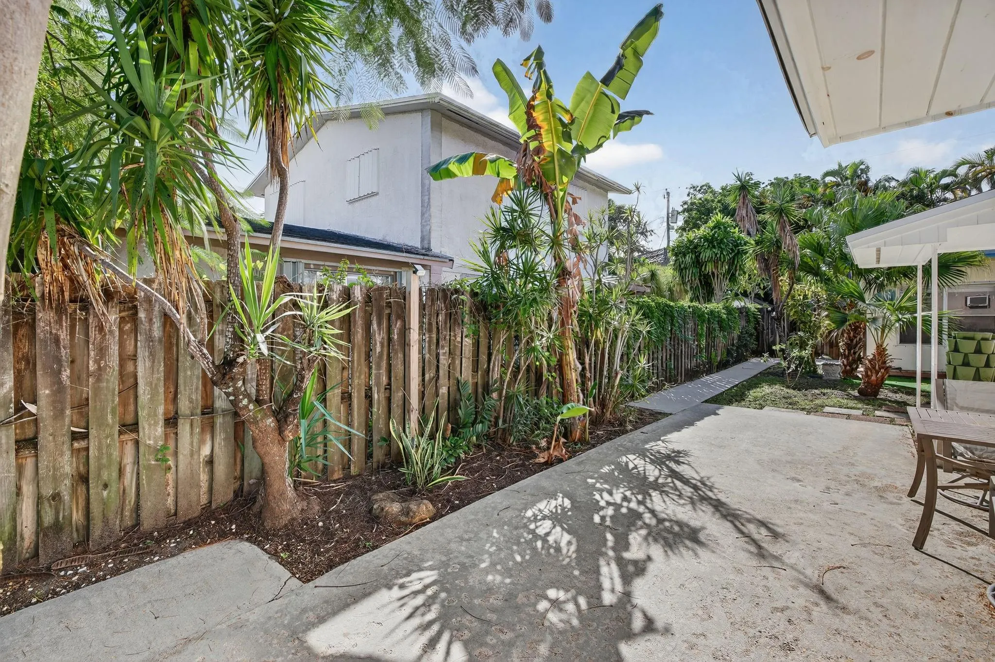 625 NE 10th Ave, #3