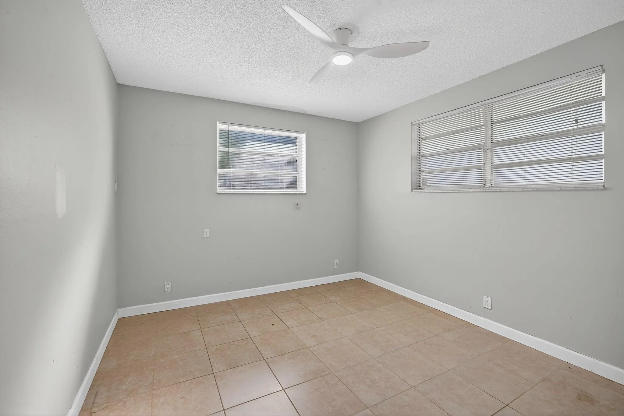 625 NE 10th Ave, #3