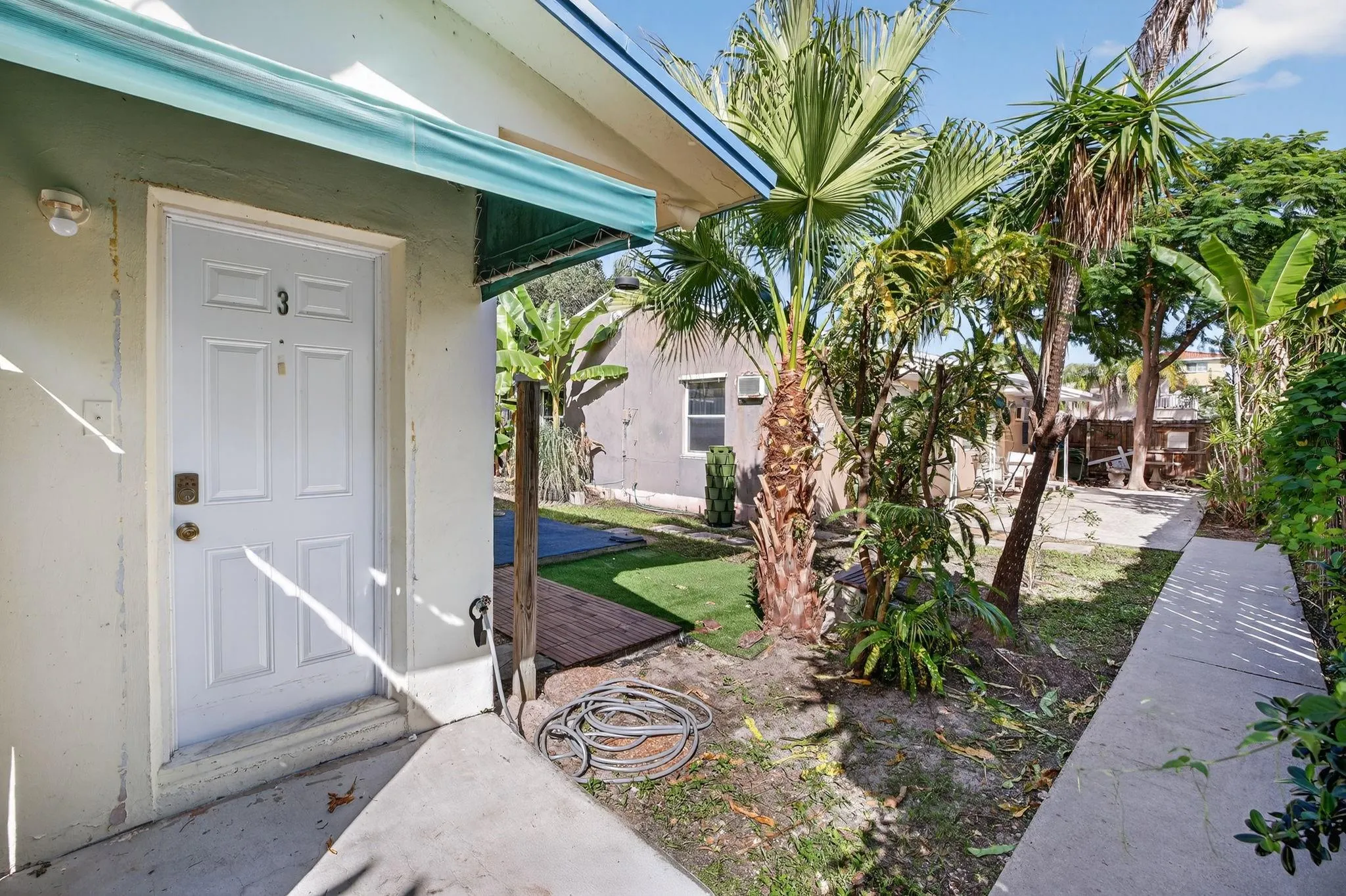625 NE 10th Ave, #3