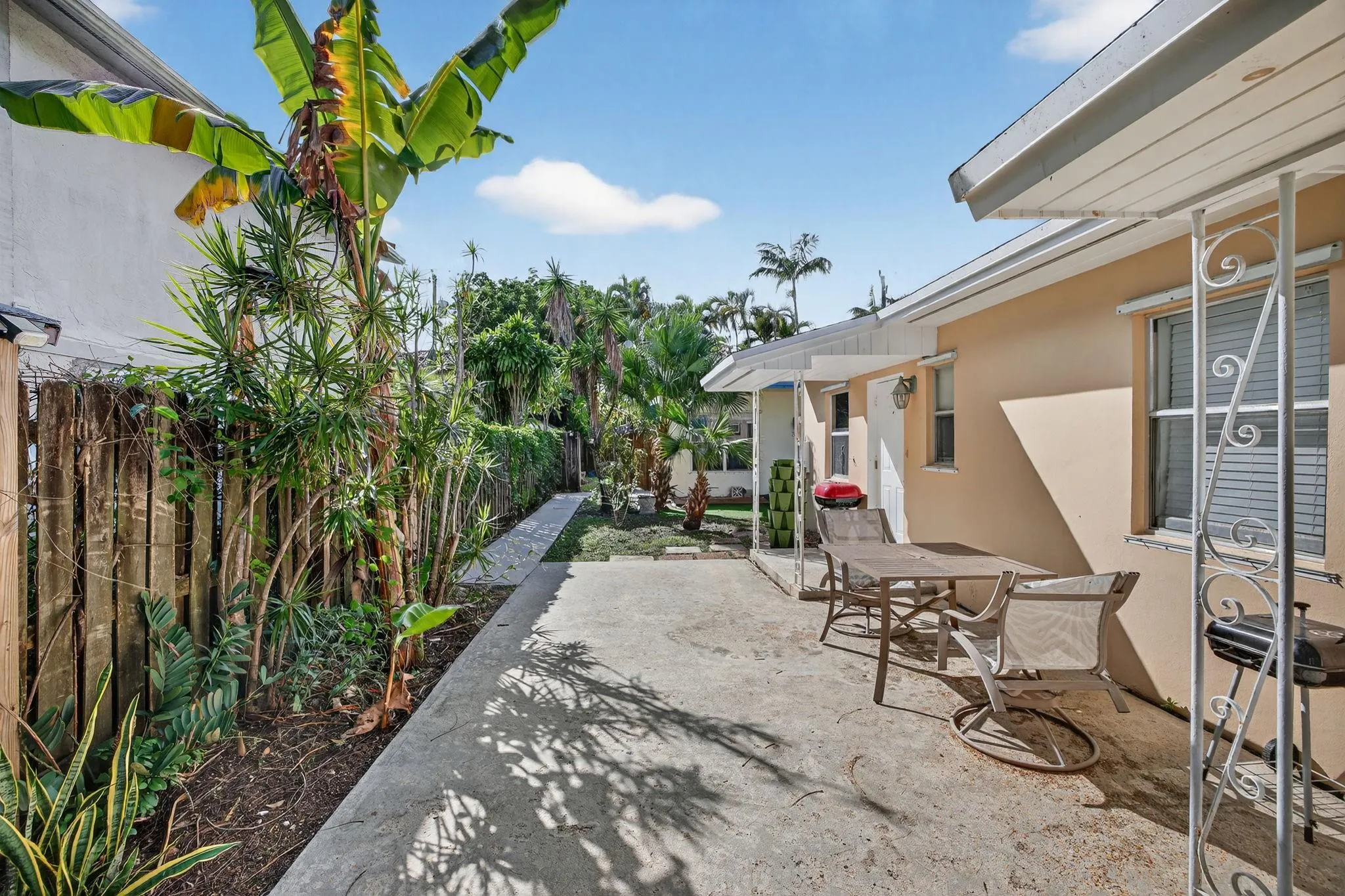 625 NE 10th Ave, #3