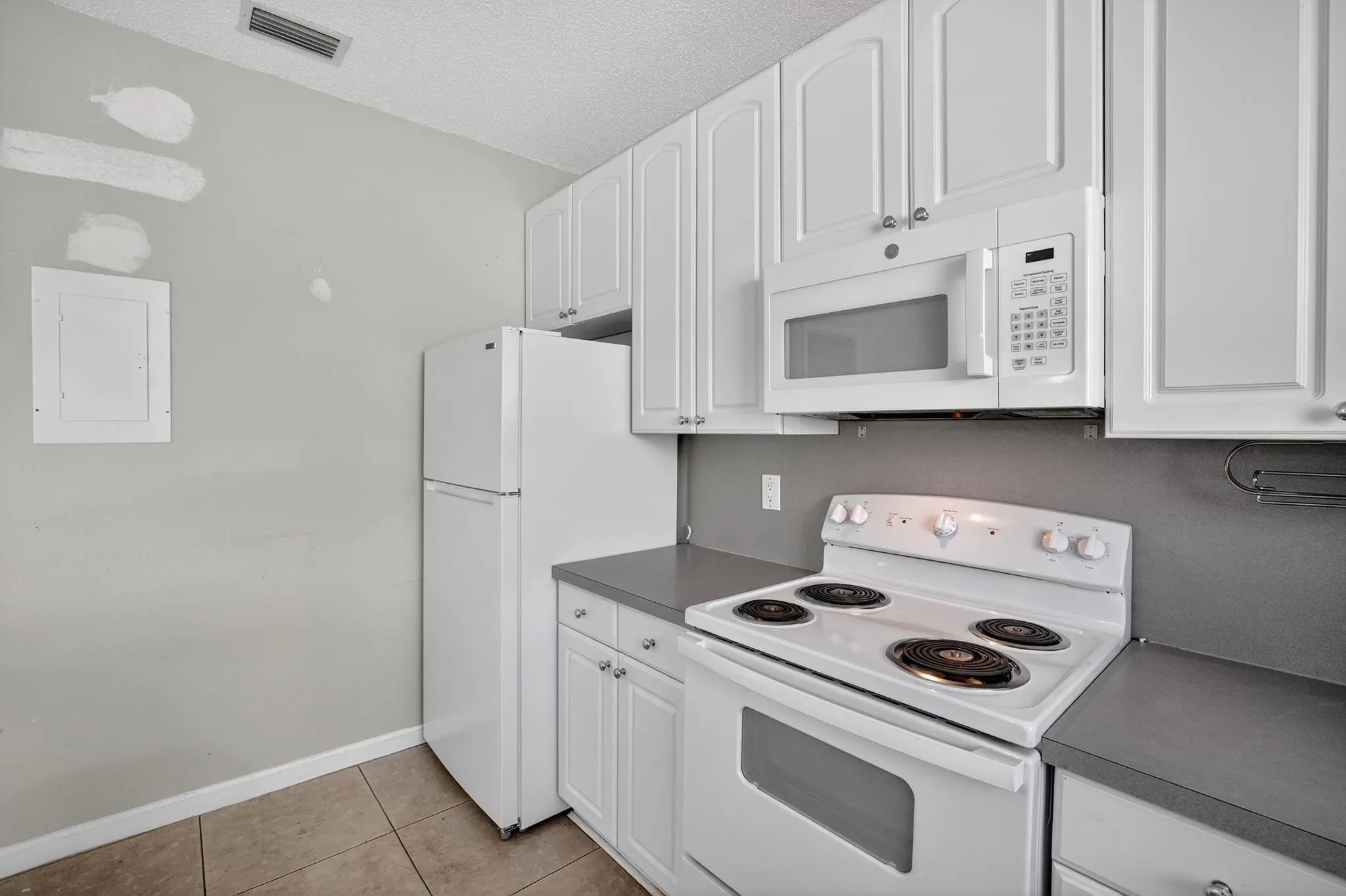 625 NE 10th Ave, #3