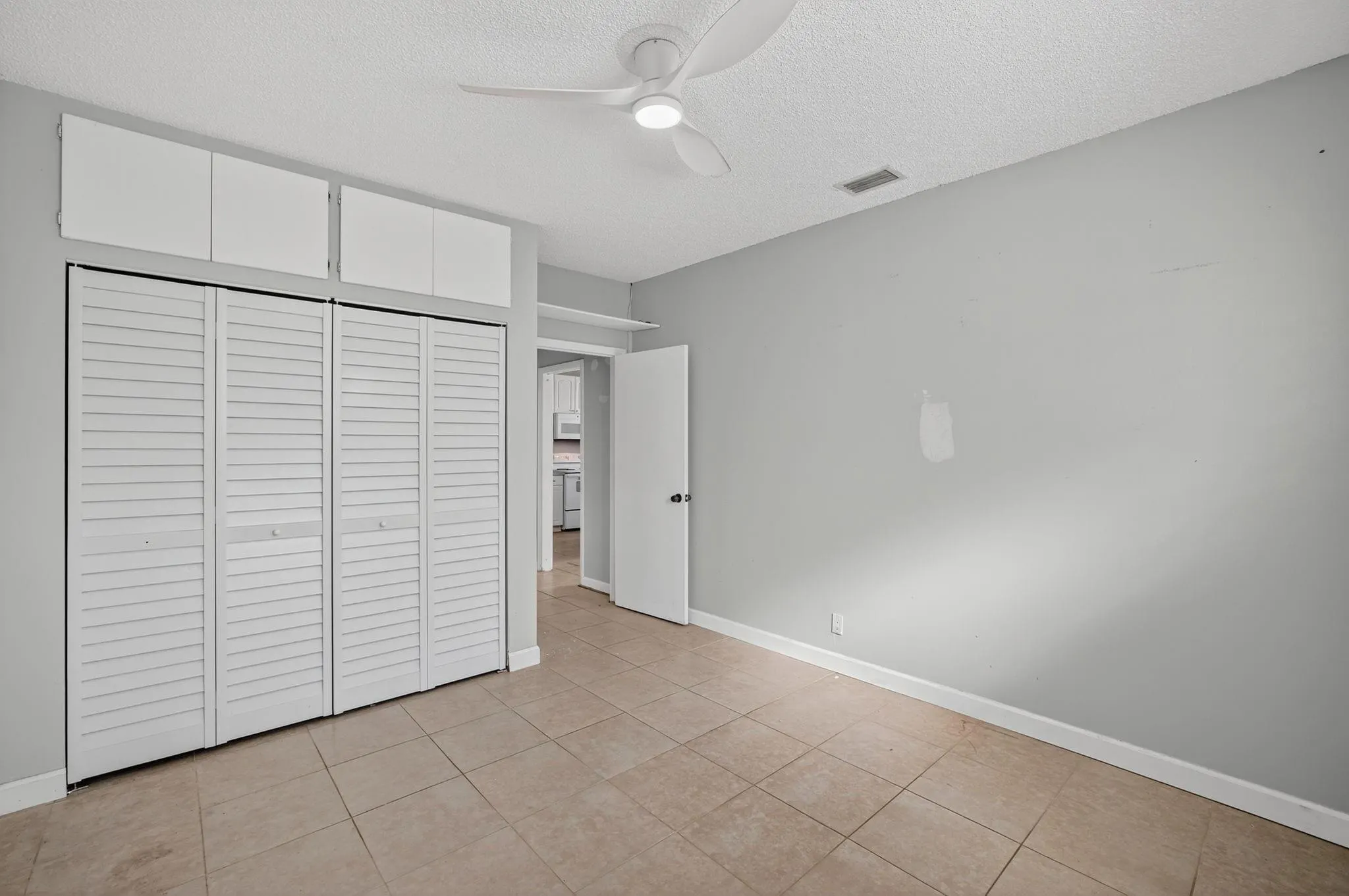 625 NE 10th Ave, #3