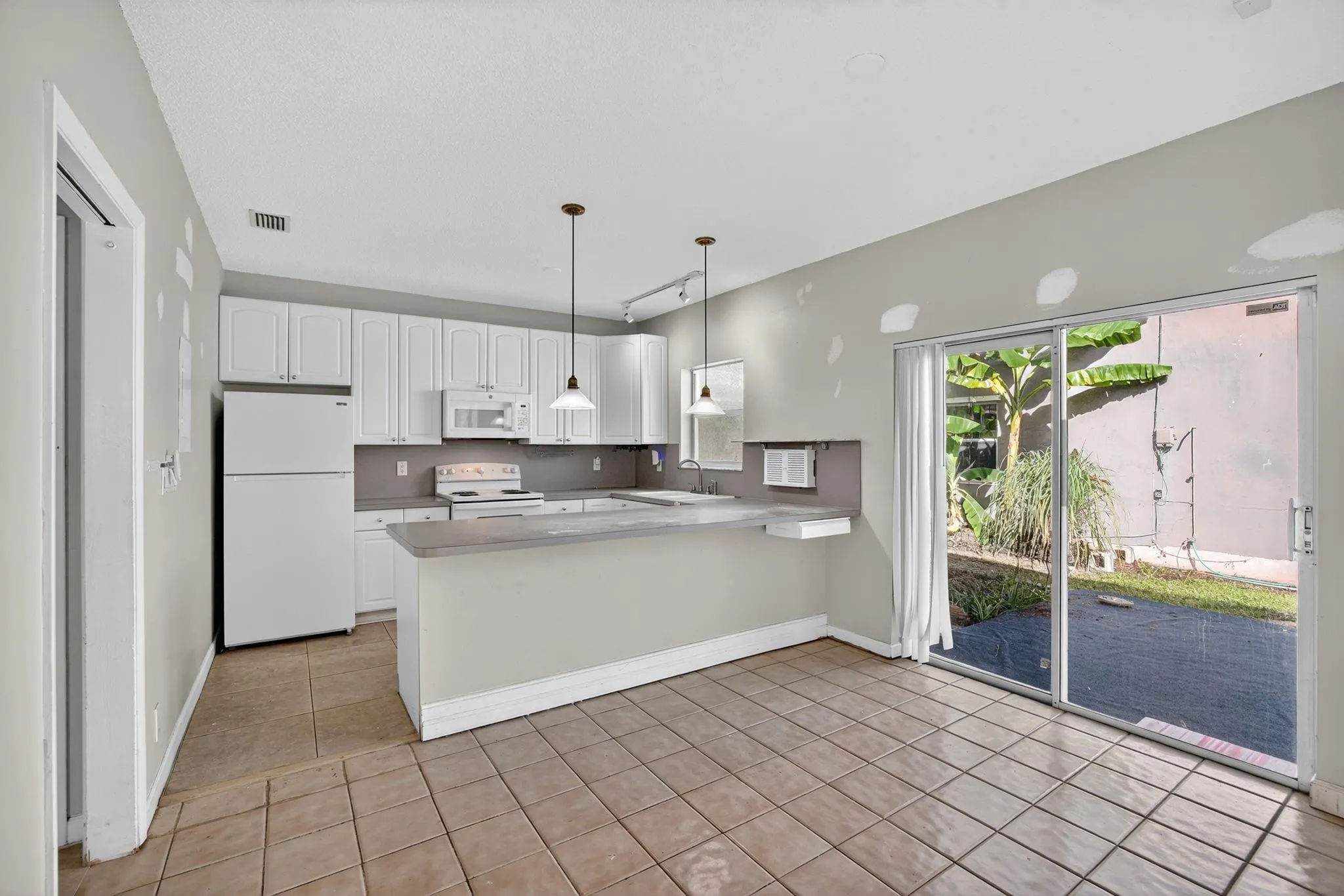 625 NE 10th Ave, #3