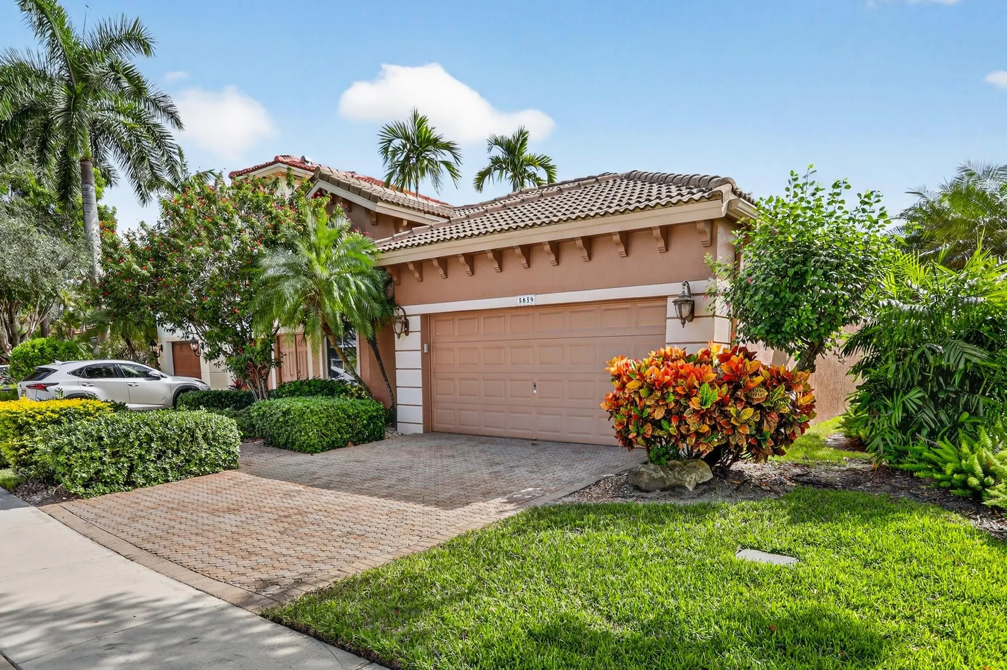 5859 NW 125th Ter