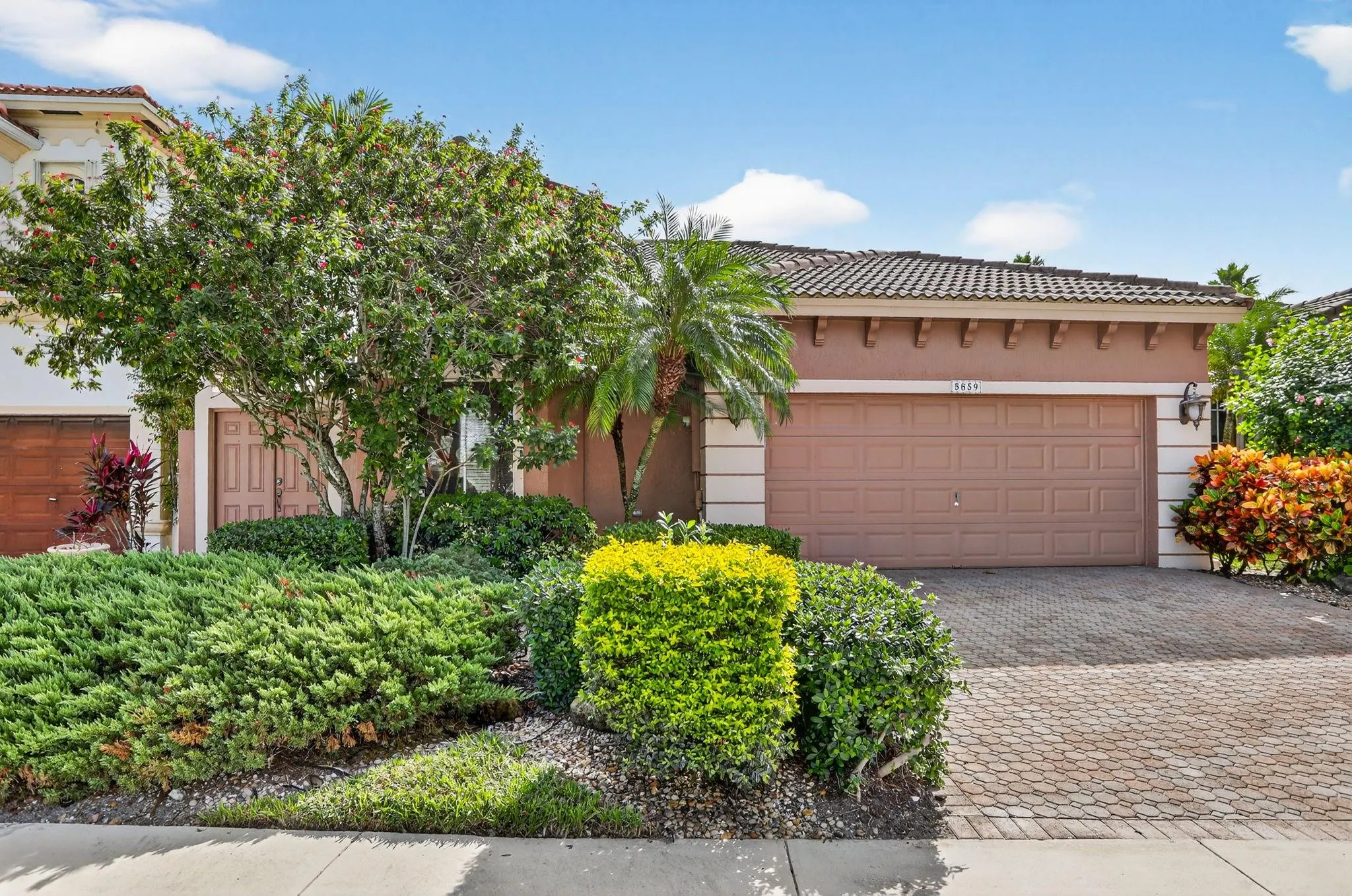 5859 NW 125th Ter