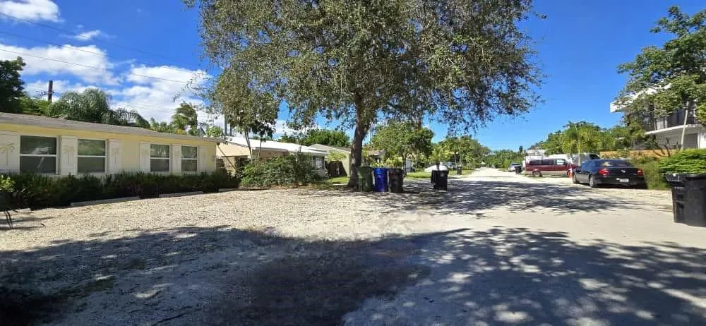 1215 NE 13th Ave