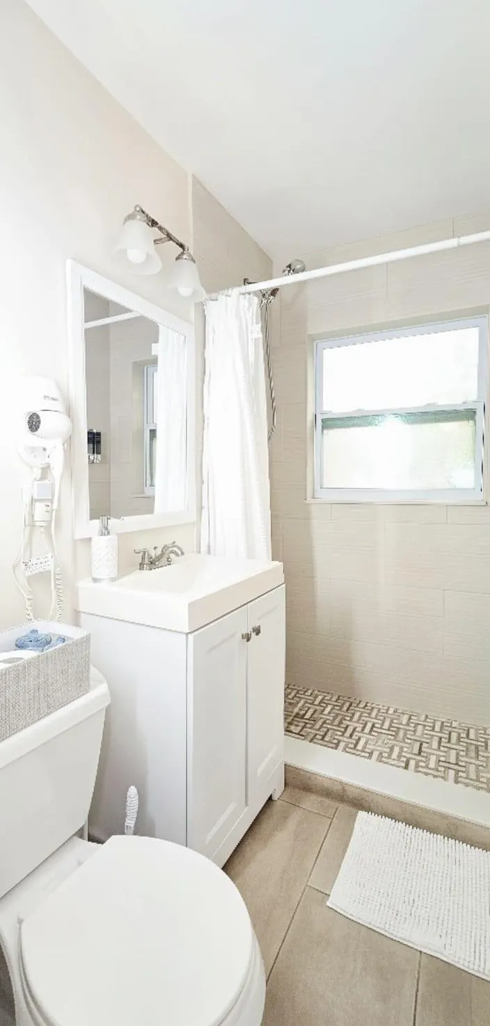 1215 NE 13th Ave