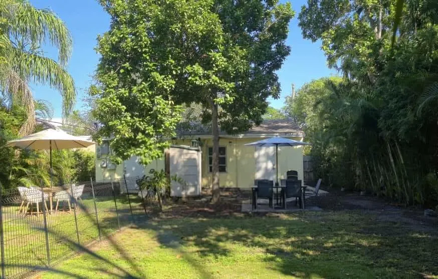 1215 NE 13th Ave