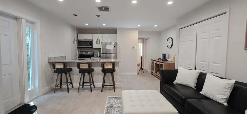 1215 NE 13th Ave