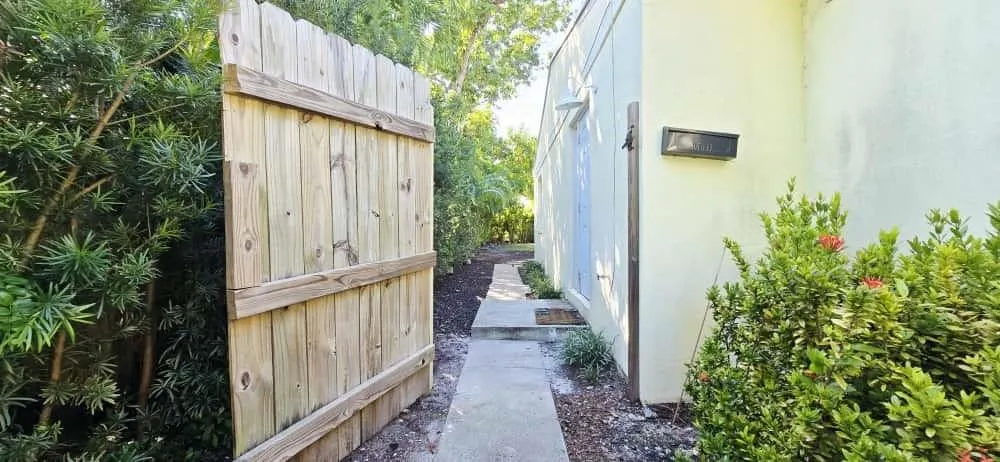 1215 NE 13th Ave