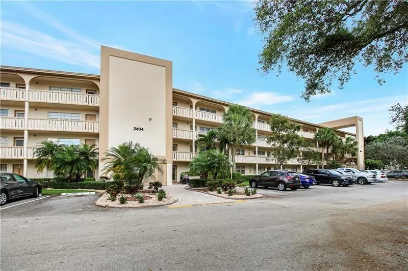 2404 Antigua Cir, #M2