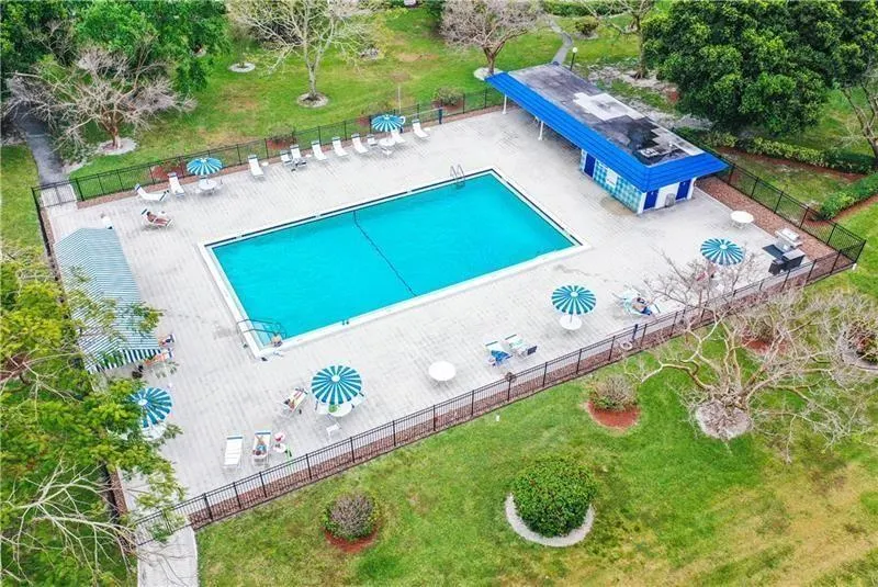 2404 Antigua Cir, #M2