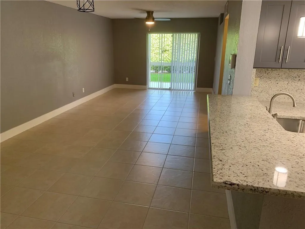 755 NW 92nd Ave