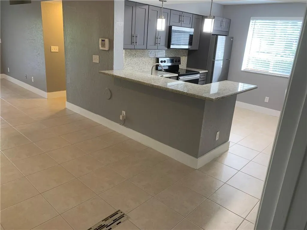 755 NW 92nd Ave