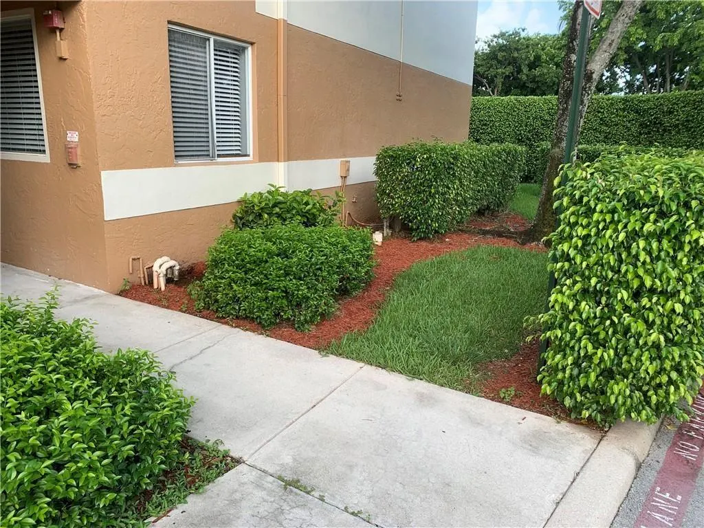 755 NW 92nd Ave