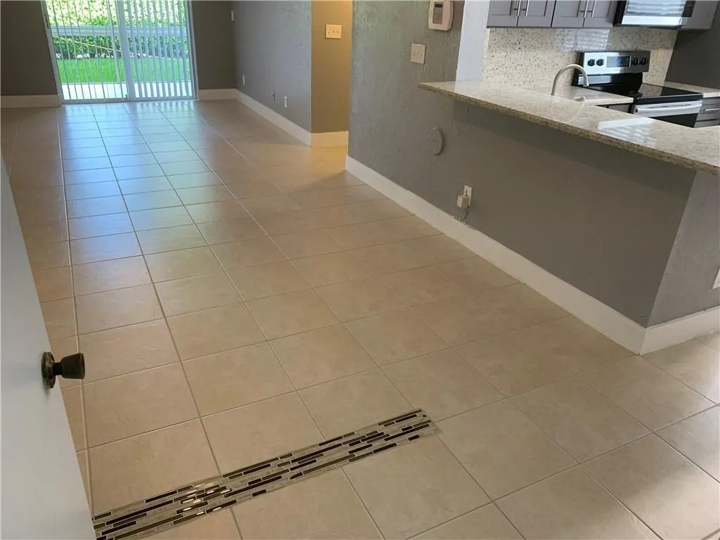755 NW 92nd Ave