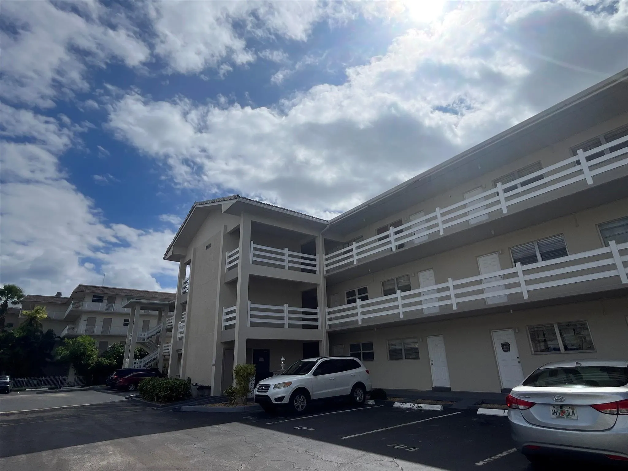 2100 Diana Dr, #206