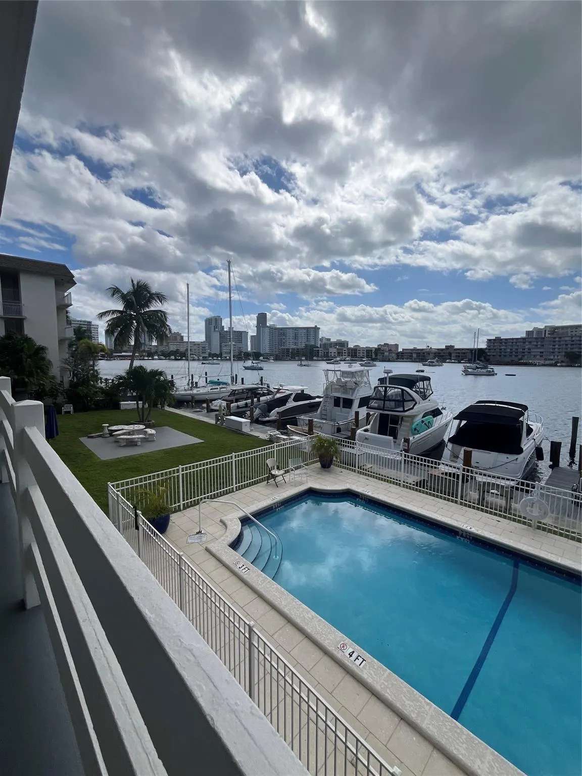 2100 Diana Dr, #206