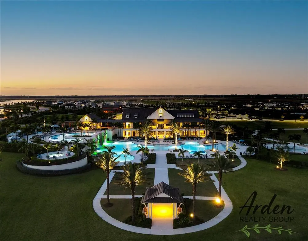 987 Castaway Ct