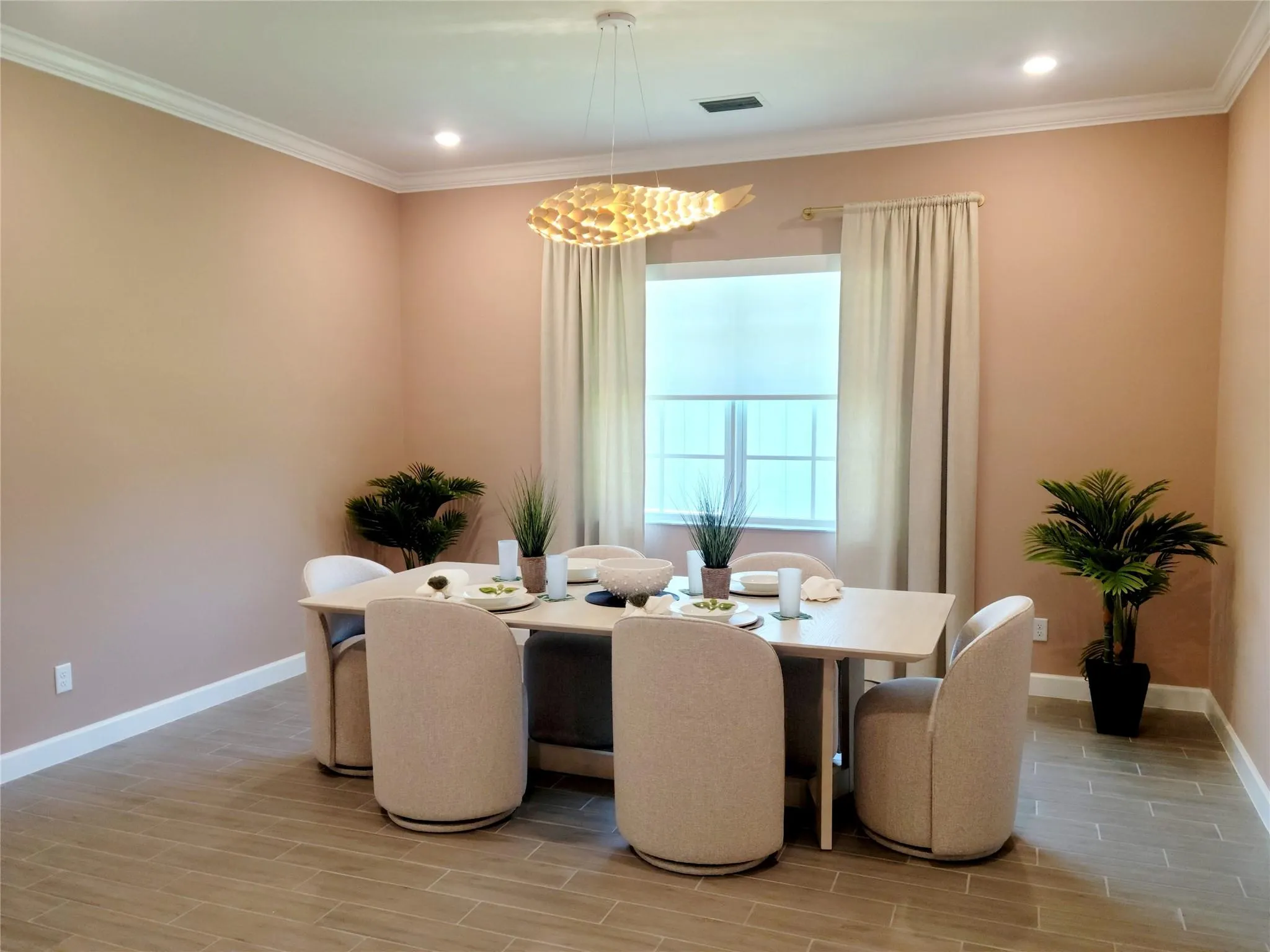 987 Castaway Ct