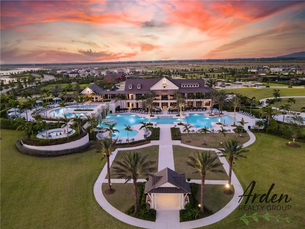 987 Castaway Ct