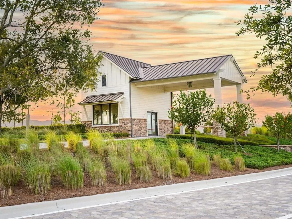 987 Castaway Ct