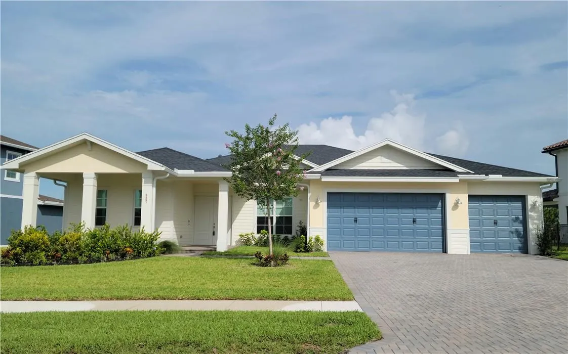 987 Castaway Ct