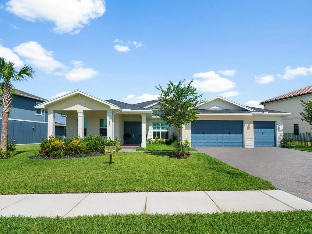 987 Castaway Ct