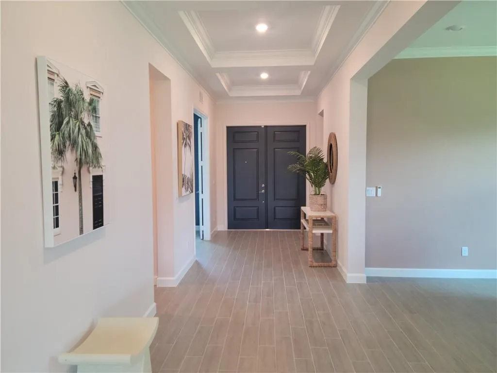 987 Castaway Ct