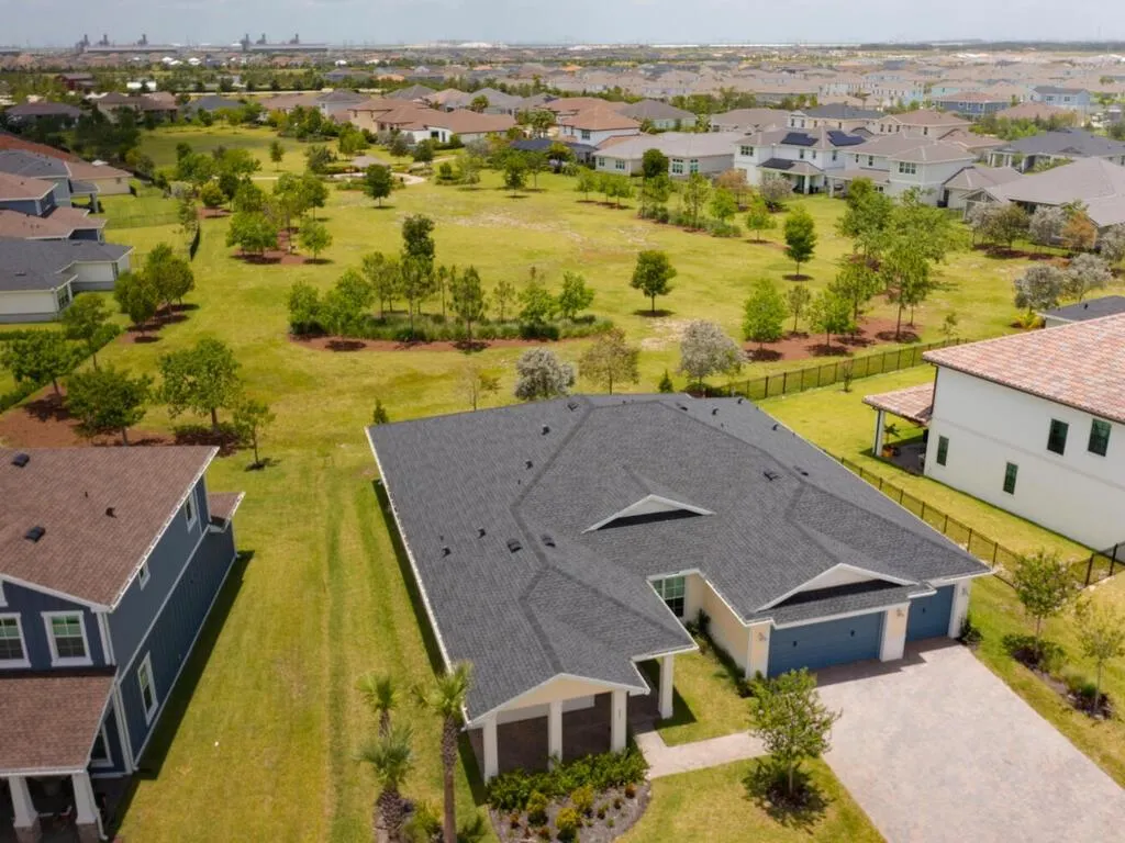987 Castaway Ct