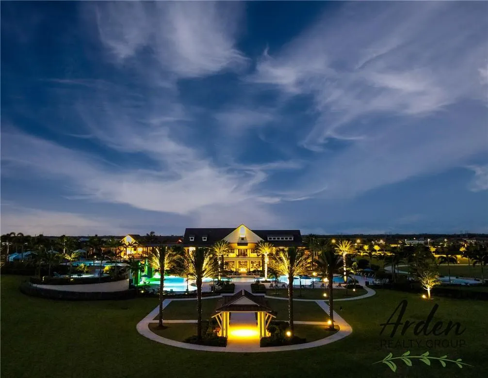 987 Castaway Ct