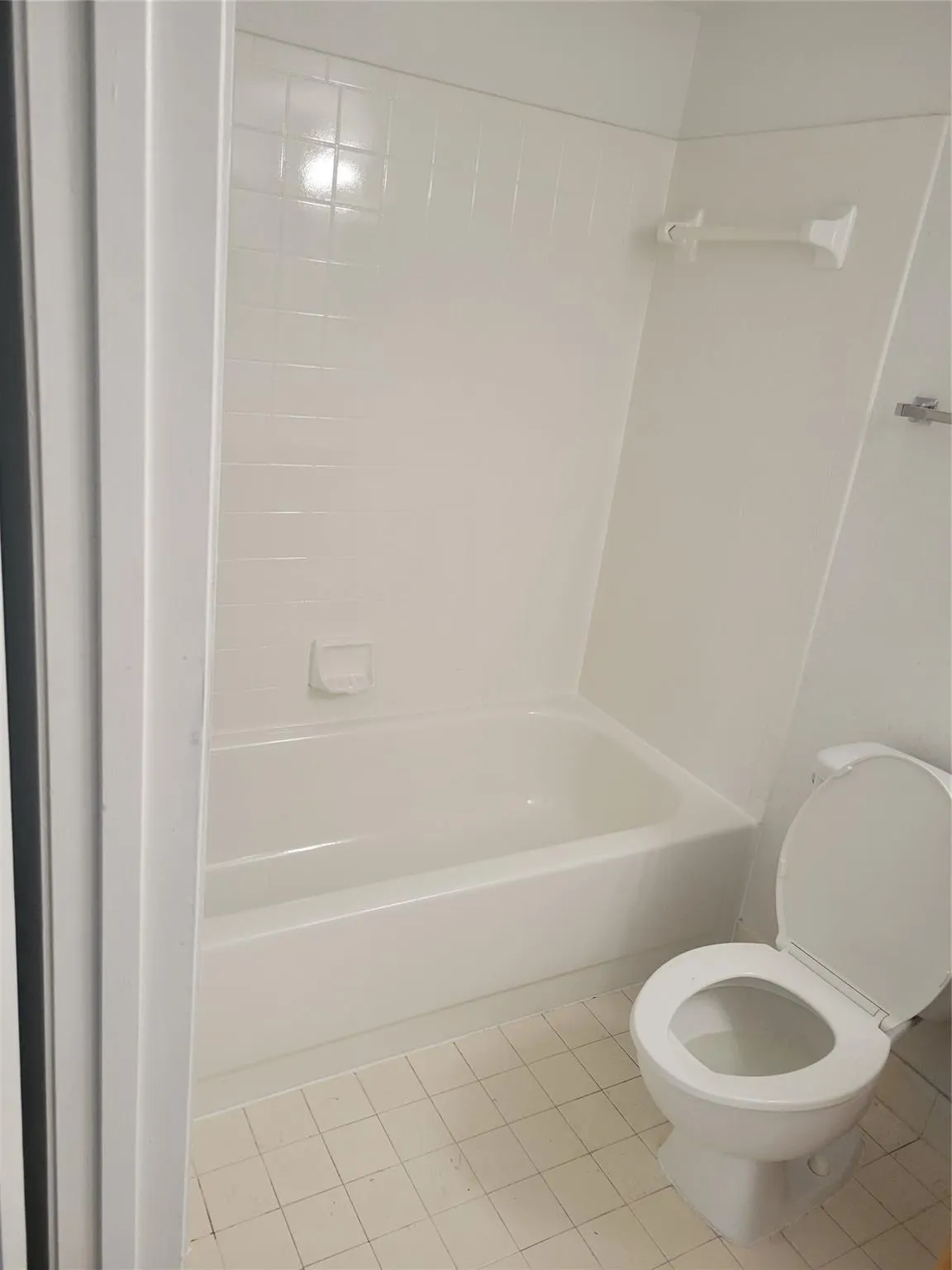 2445 SW 18th Ter, #210