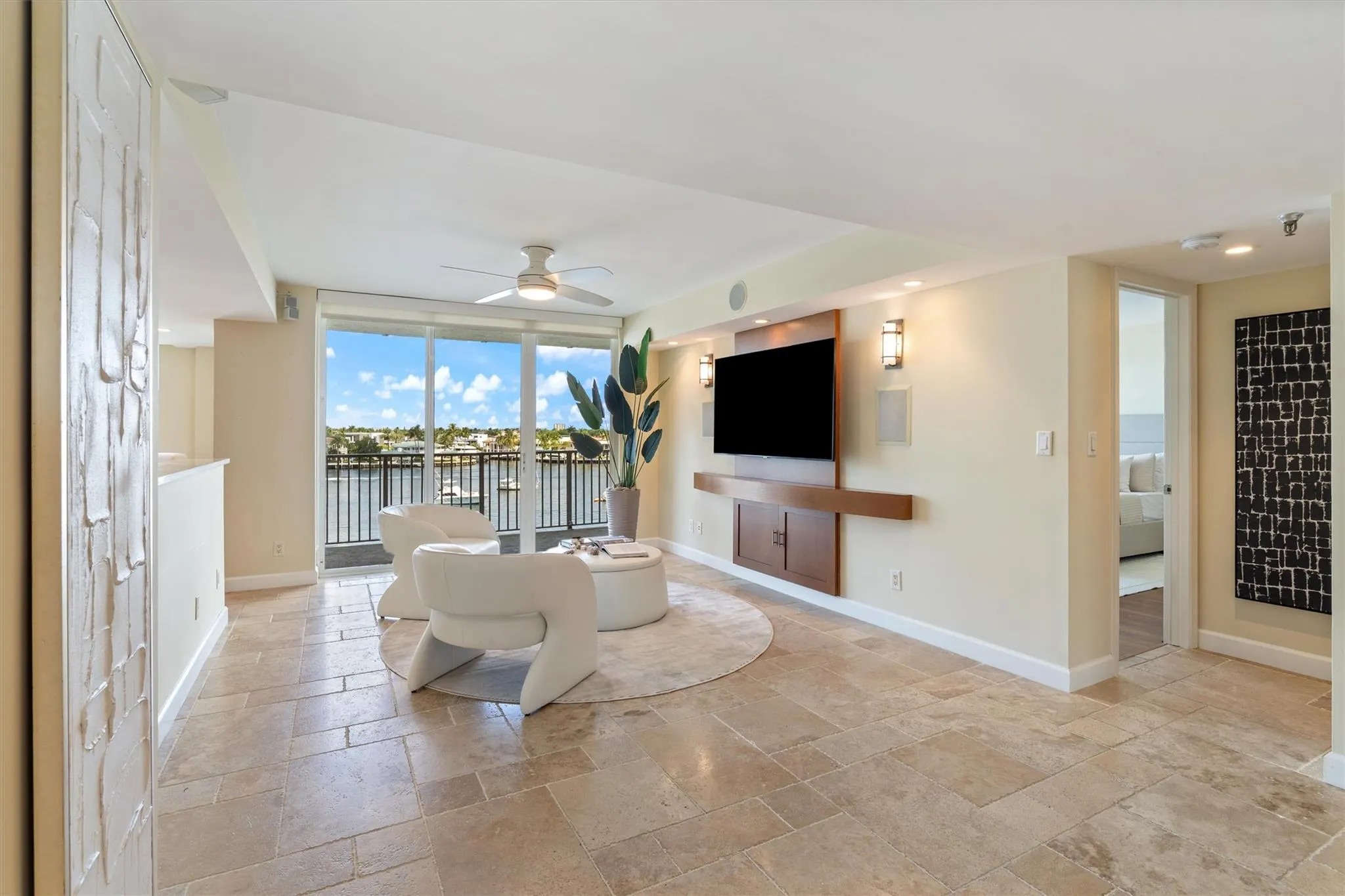 77 S Birch Rd, #5D
