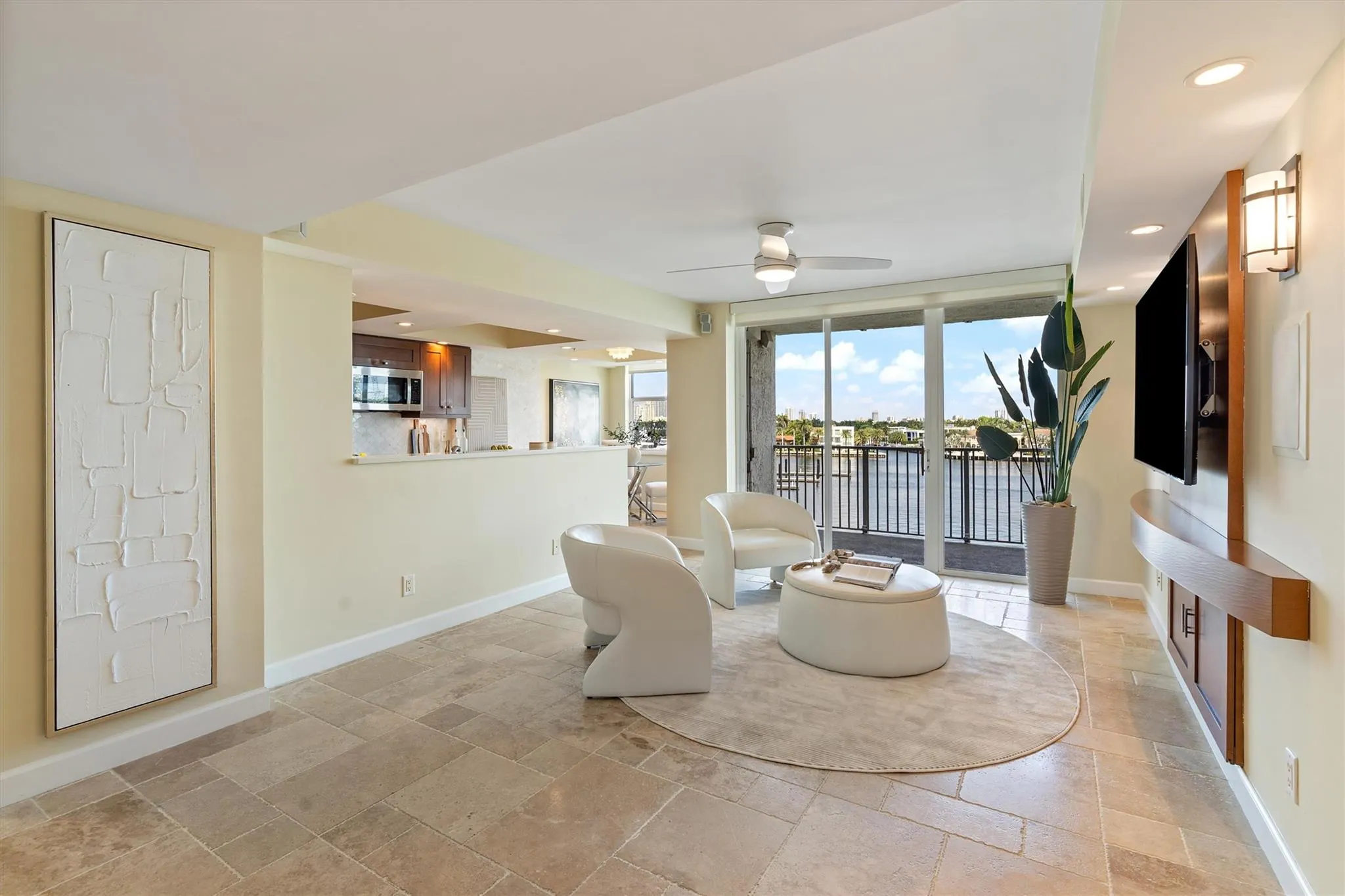 77 S Birch Rd, #5D