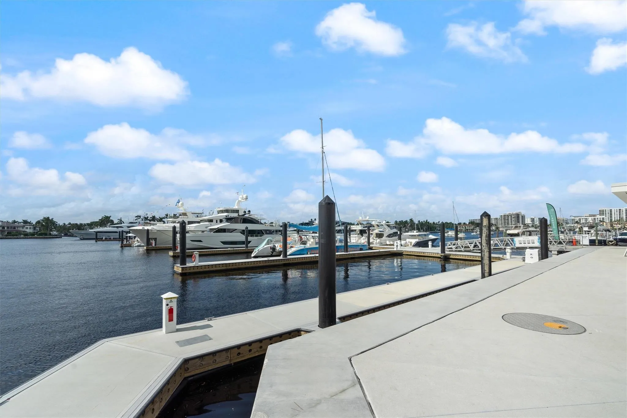 77 S Birch Rd, #5D