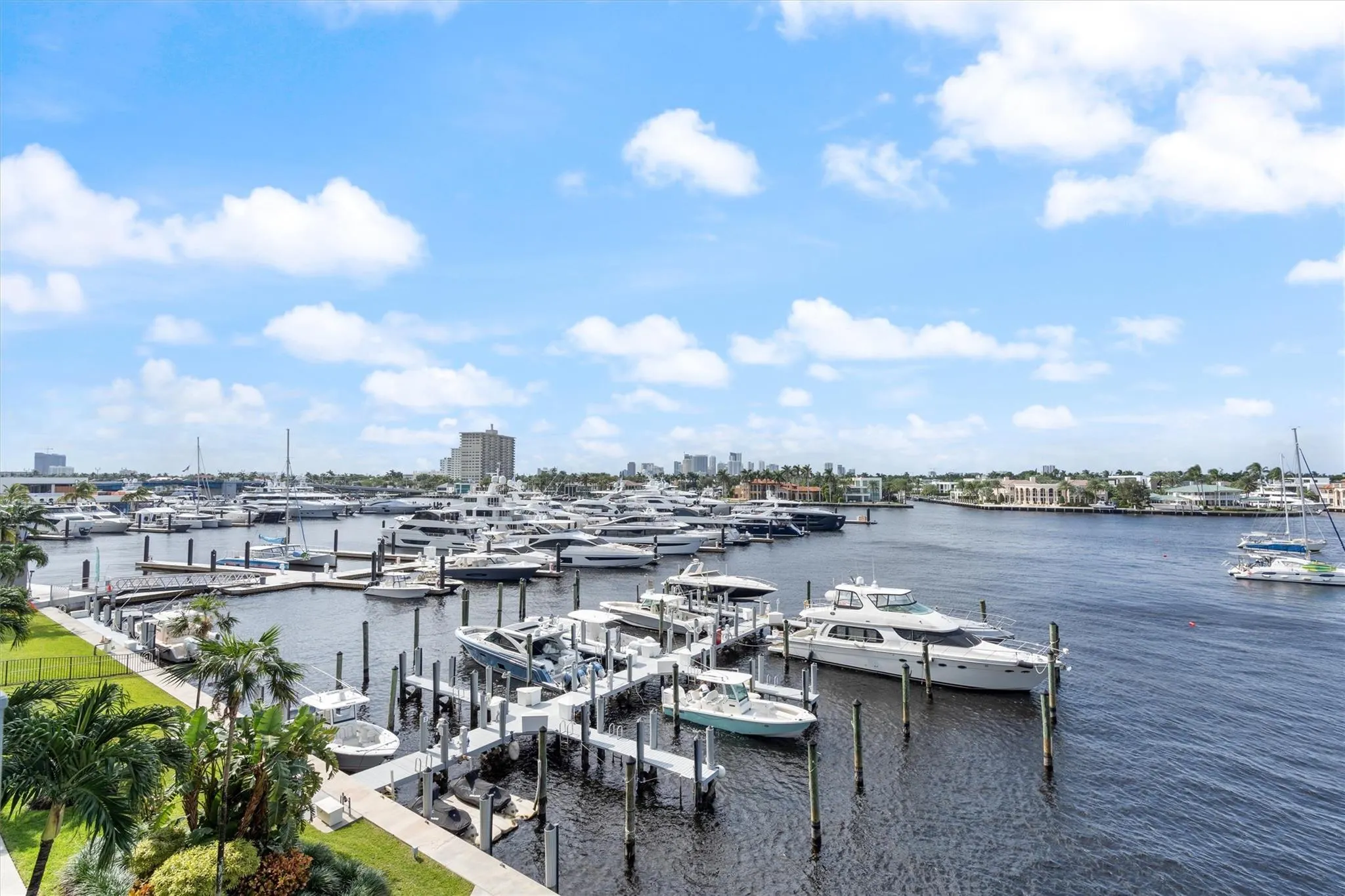 77 S Birch Rd, #5D