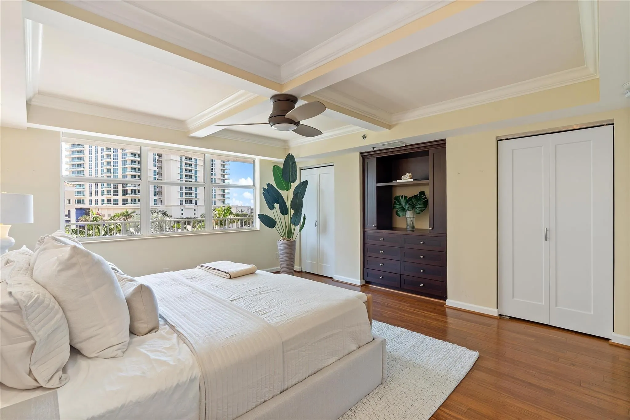 77 S Birch Rd, #5D