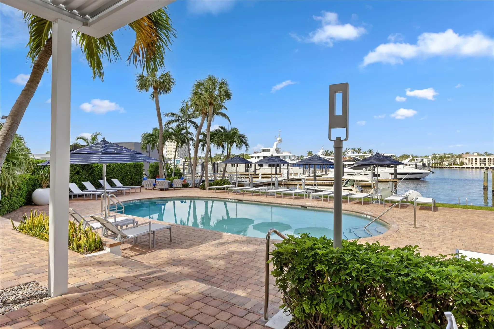 77 S Birch Rd, #5D