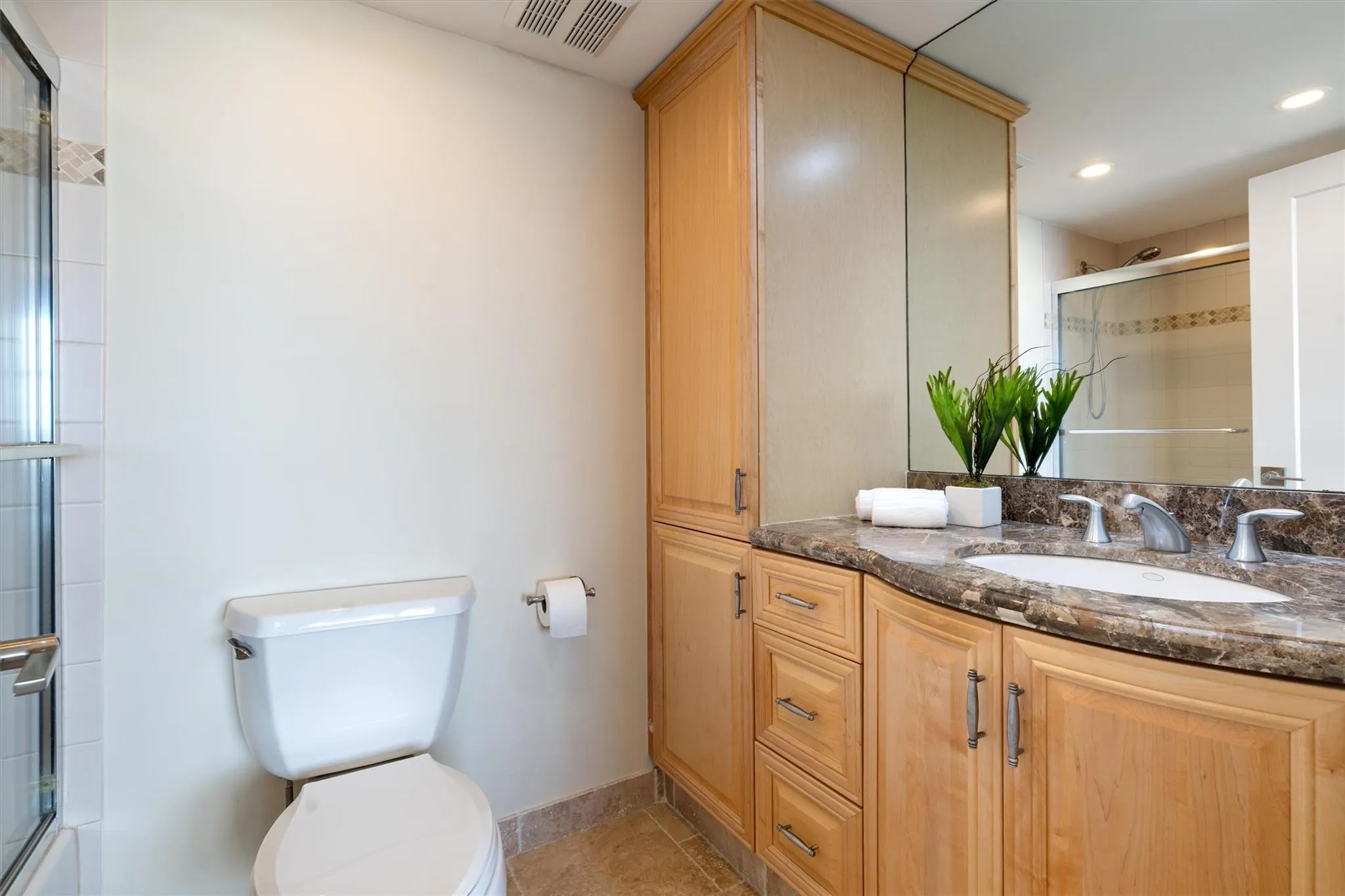 77 S Birch Rd, #5D