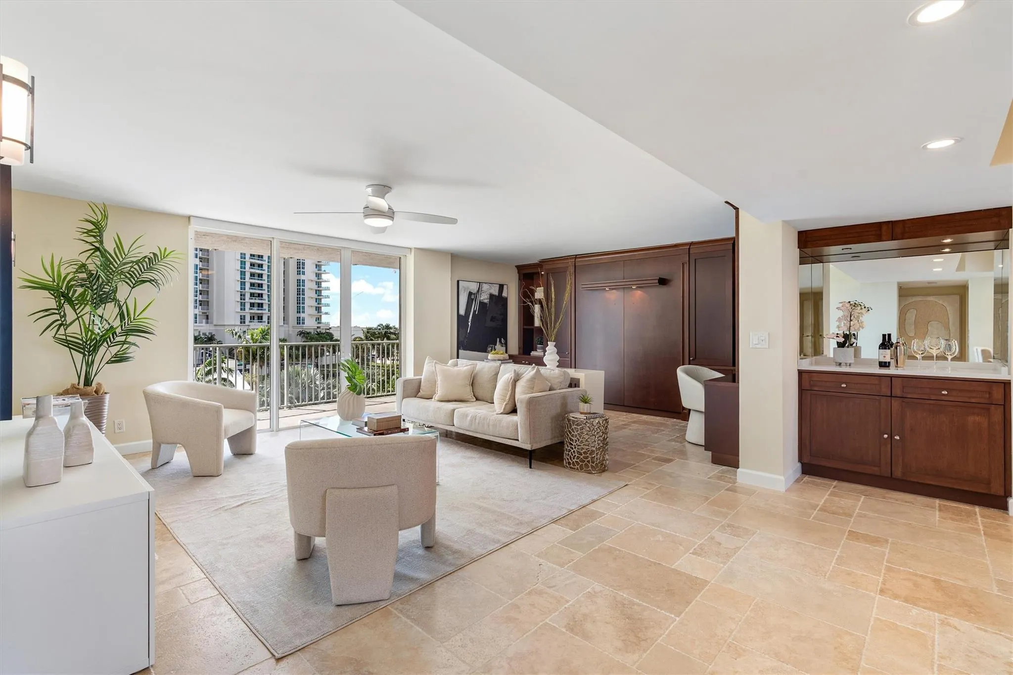 77 S Birch Rd, #5D