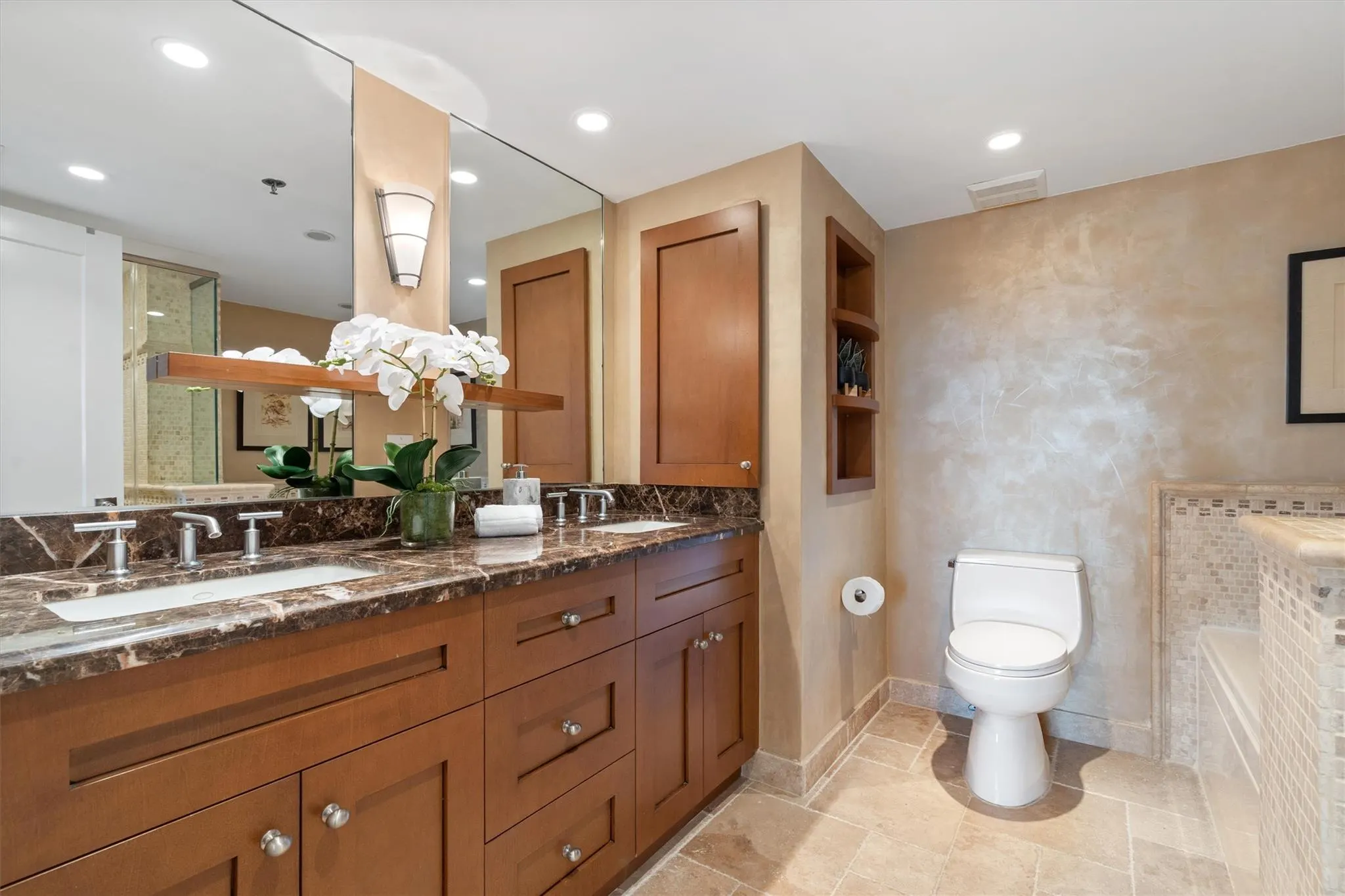 77 S Birch Rd, #5D