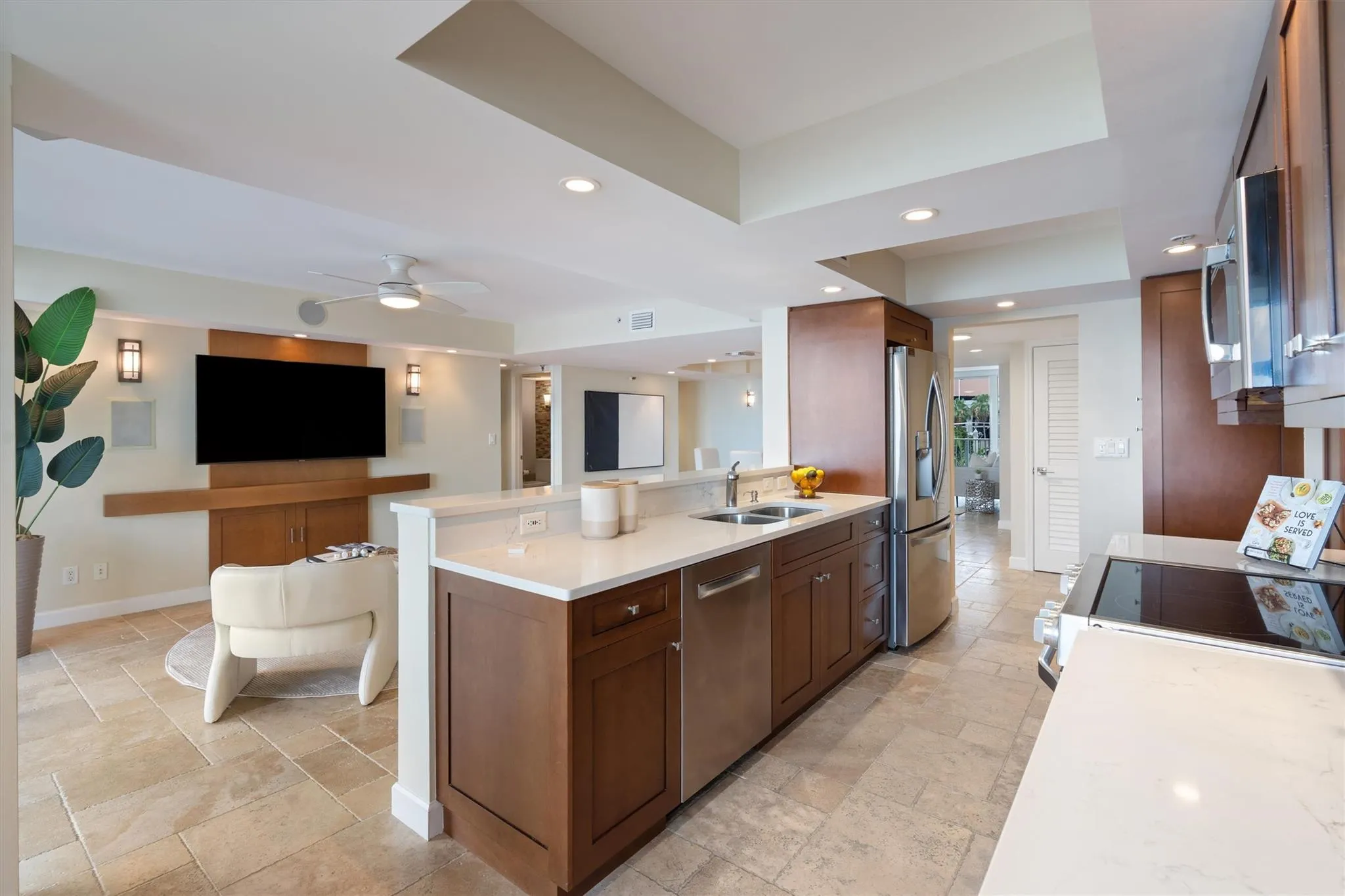 77 S Birch Rd, #5D