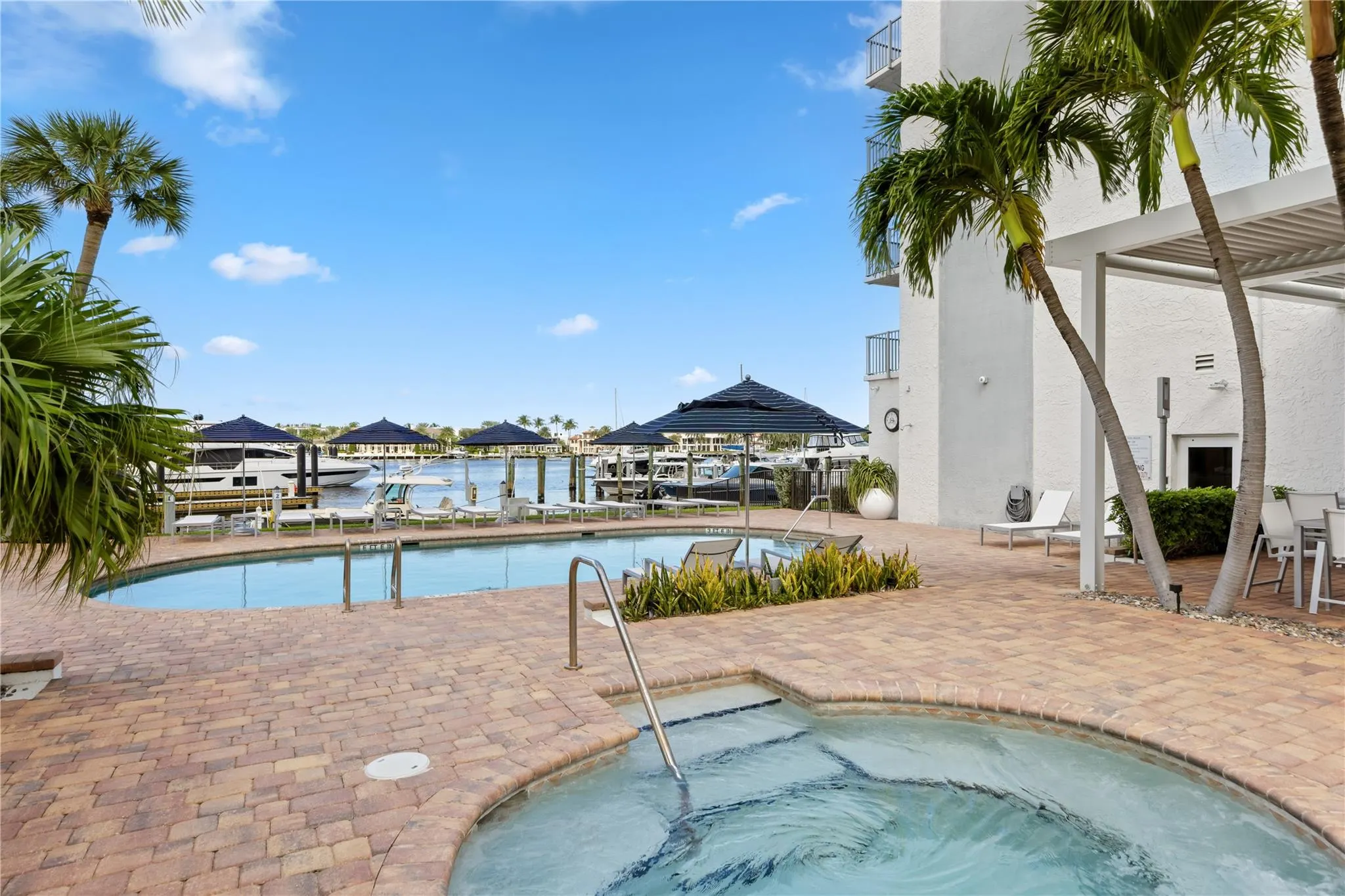77 S Birch Rd, #5D
