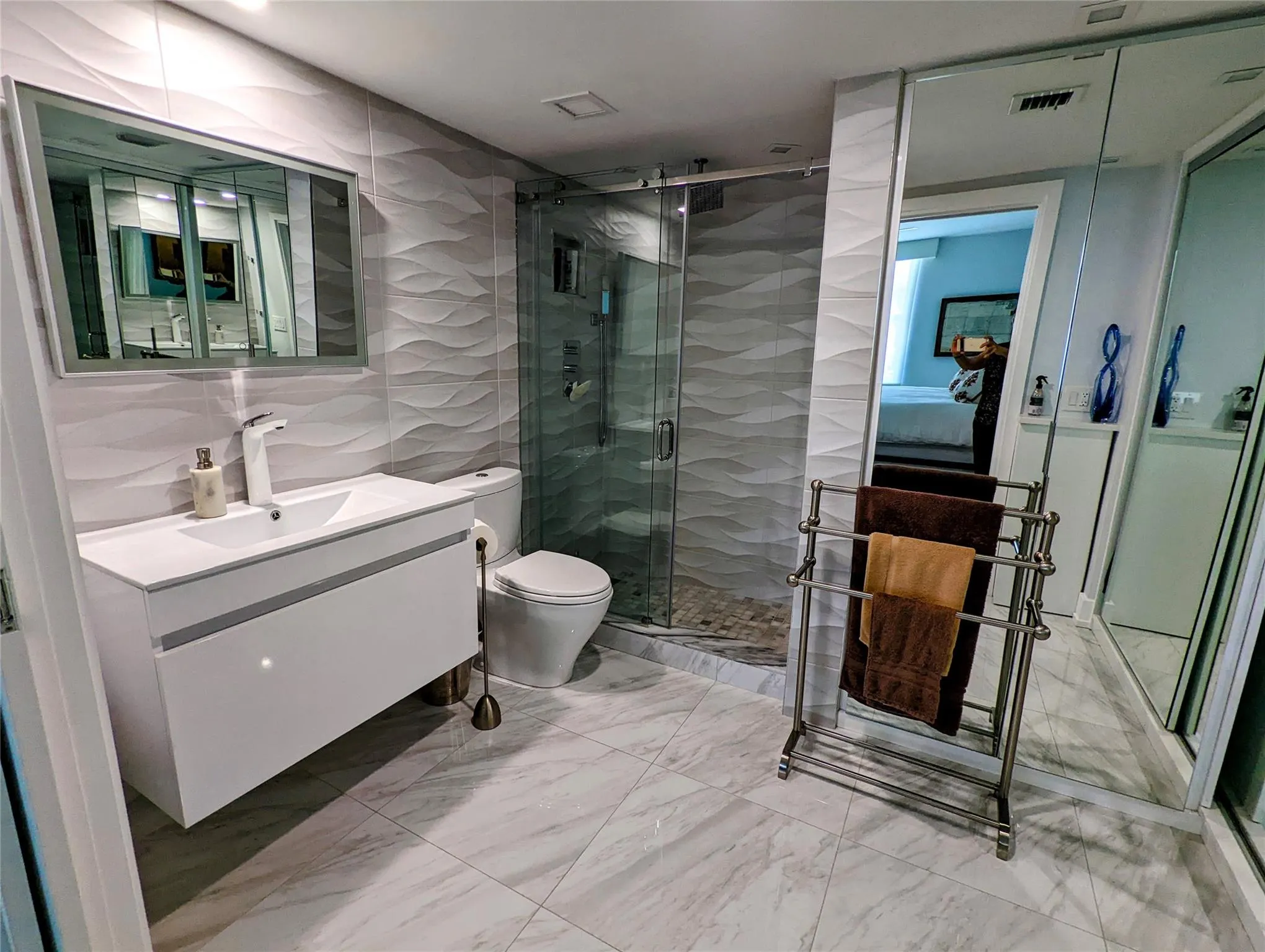 888 Intracoastal Dr, #10A
