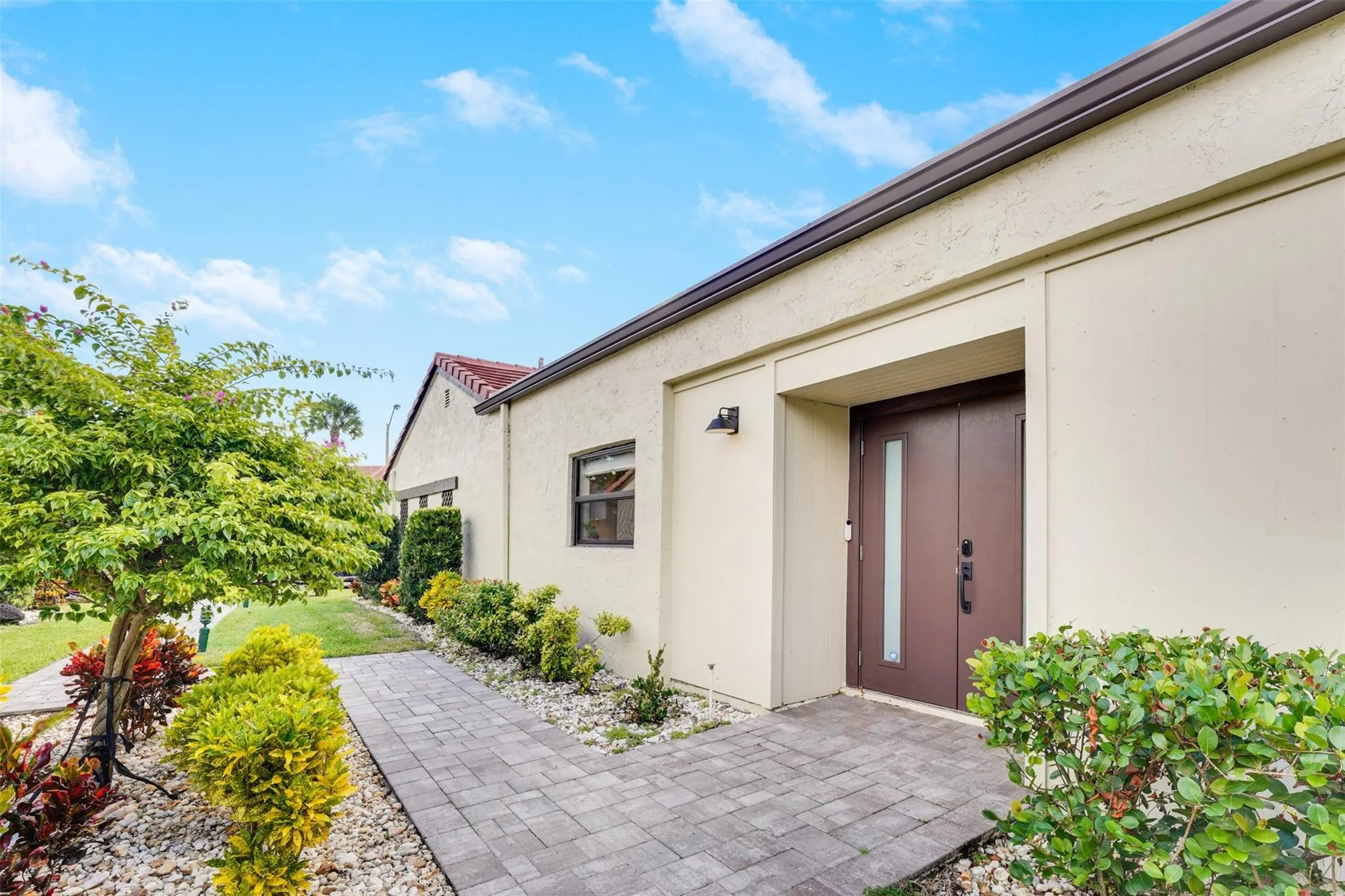 8569 Casa Del Lago