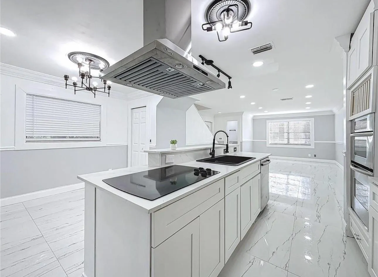 613 NW 47th St