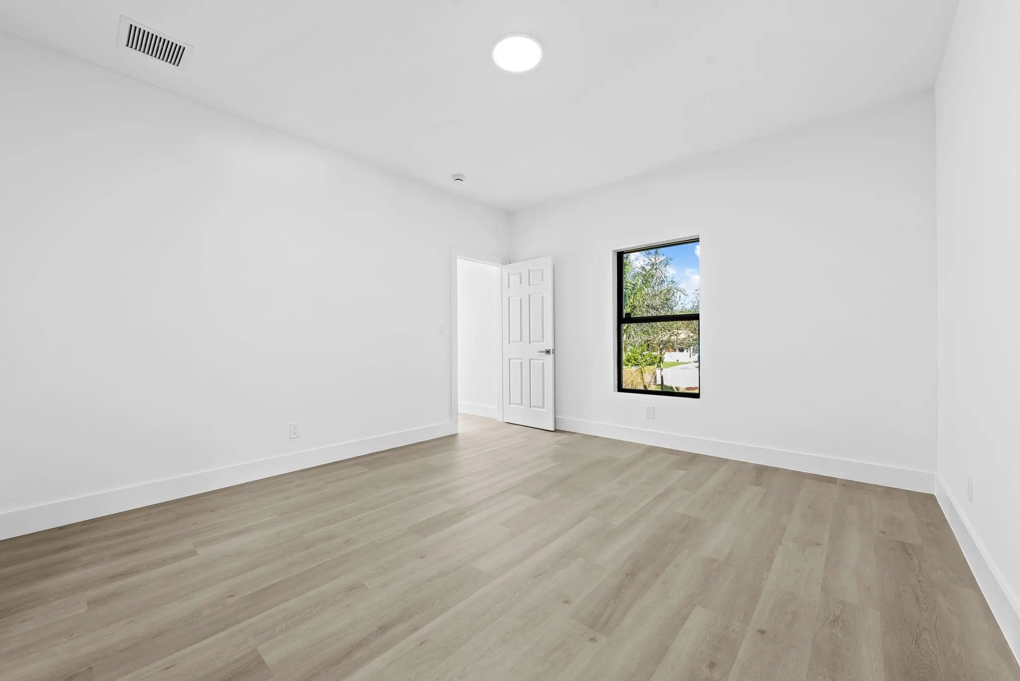 2810 NW 7th Street